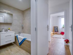 Pronájem bytu 3+1, Chomutov, Vítězslava Nezvala, 65 m2