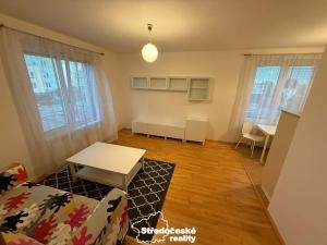 Pronájem bytu 2+kk, Praha - Suchdol, Holubí, 42 m2