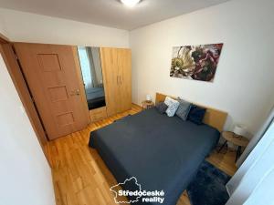 Pronájem bytu 2+kk, Praha - Suchdol, Holubí, 42 m2
