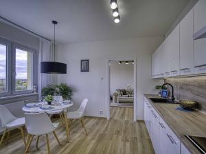 Pronájem bytu 3+1, Most, Jaroslava Vrchlického, 69 m2