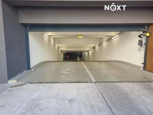 Pronájem garážového stání, Praha - Nusle, Závišova, 18 m2
