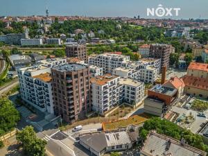Pronájem garážového stání, Praha - Nusle, Závišova, 18 m2