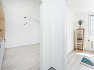 Prodej bytu 2+kk, Praha, Bukovecká, 33 m2