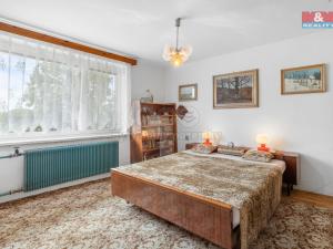 Prodej rodinného domu, Kněževes, Jižní, 140 m2