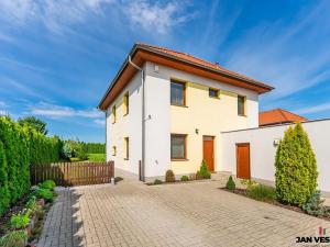 Prodej rodinného domu, Veleň, Sněžná, 144 m2