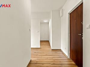 Prodej bytu 3+kk, Pardubice - Zelené Předměstí, Benešovo náměstí, 57 m2
