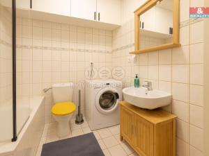 Prodej bytu 3+1, Karlovy Vary - Stará Role, Nerudova, 66 m2