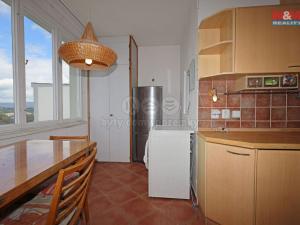 Prodej bytu 4+1, Karlovy Vary - Doubí, Modenská, 77 m2