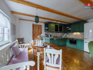 Prodej rodinného domu, Libá, 320 m2