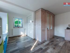 Prodej rodinného domu, Libá, 320 m2