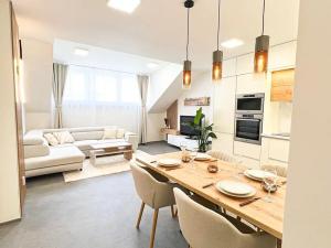 Pronájem bytu 2+1, Praha - Smíchov, Zubatého, 74 m2