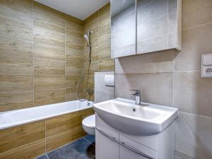 Pronájem bytu 2+1, Chomutov, Bezručova, 55 m2