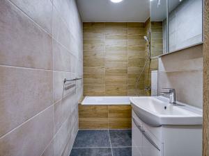 Pronájem bytu 2+1, Chomutov, Bezručova, 55 m2