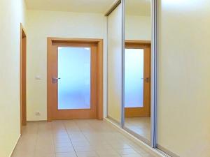 Pronájem bytu 2+kk, Praha - Holešovice, U průhonu, 60 m2