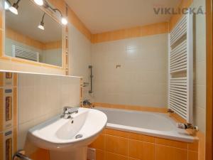 Pronájem bytu 2+kk, Praha - Kolovraty, Preislerova, 54 m2
