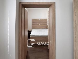 Prodej bytu 2+kk, Praha - Hlubočepy, Geologická, 34 m2
