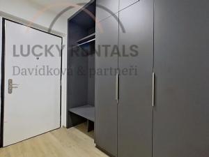 Pronájem bytu 1+kk, Praha - Velká Chuchle, Na hvězdárně, 35 m2