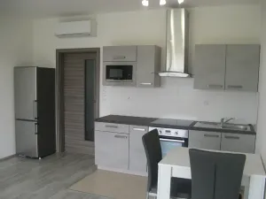Pronájem bytu 1+kk, Praha - Letňany, Kadečkové, 32 m2
