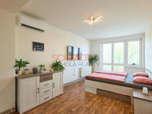 Prodej bytu 2+kk, Hustopeče, Herbenova, 59 m2