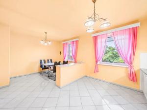 Prodej rodinného domu, Štítov, 242 m2