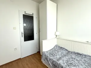 Pronájem bytu 3+1, Praha - Kobylisy, Frýdlantská, 73 m2