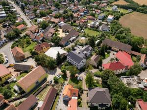 Prodej bytu 6+kk a větší, Praha - Holyně, náměstí Pod lípou, 148 m2