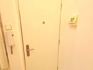 Pronájem bytu 1+kk, Praha - Holešovice, Schnirchova, 20 m2