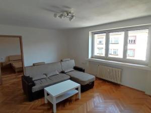 Pronájem bytu 2+1, Hradec Králové, Horova, 60 m2