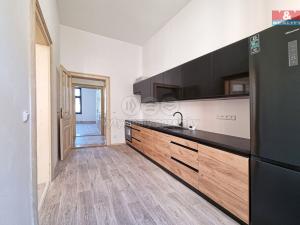 Pronájem bytu 3+1, Karlovy Vary, Západní, 75 m2