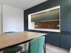 Pronájem bytu 3+1, Praha - Karlín, Thámova, 83 m2
