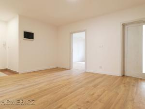 Pronájem bytu 3+1, Praha - Karlín, Thámova, 83 m2