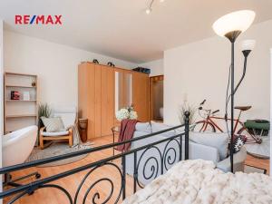 Pronájem bytu 1+kk, Praha - Žižkov, Husitská, 41 m2