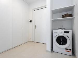 Pronájem bytu 2+kk, Praha - Hlubočepy, Benešova, 53 m2