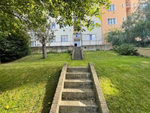 Pronájem bytu 2+kk, Praha - Břevnov, Šlikova, 47 m2