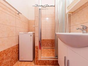 Pronájem pokoje, Olomouc, Karafiátová, 52 m2
