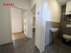 Pronájem bytu 1+kk, Praha - Vršovice, Na louži, 55 m2