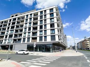 Pronájem bytu 1+kk, Praha, Kolbenova, 38 m2