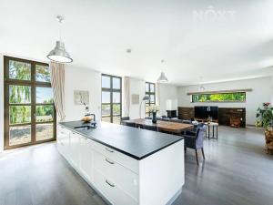 Prodej vily, Vrchlabí, Slunečný vrch, 299 m2