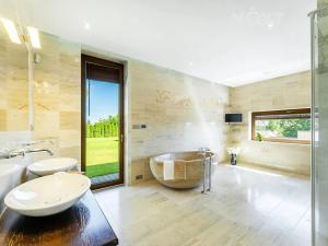 Prodej vily, Vrchlabí, Slunečný vrch, 299 m2