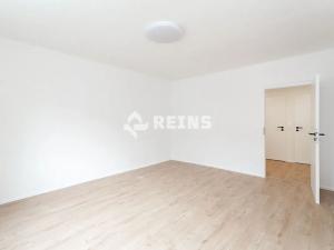 Prodej bytu 2+kk, Praha, Černokostelecká, 55 m2