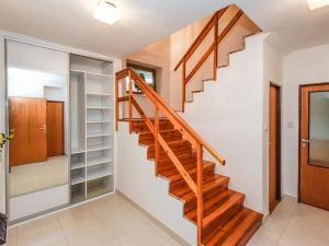 Pronájem rodinného domu, Praha - Libuš, Nad šejdrem, 252 m2