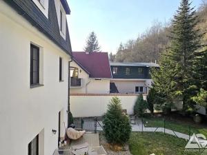 Pronájem bytu 3+kk, Praha - Hlubočepy, Pod Žvahovem, 97 m2