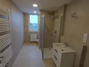 Pronájem bytu 1+kk, Praha - Černý Most, Dobrovolného, 39 m2
