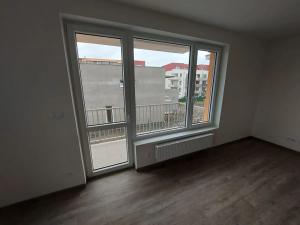 Pronájem bytu 1+kk, Praha - Černý Most, Dobrovolného, 39 m2