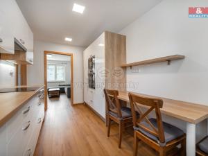 Prodej bytu 2+1, Kuřim, nám. Osvobození, 65 m2
