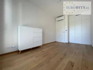 Pronájem bytu 2+kk, Praha - Modřany, Československého exilu, 65 m2