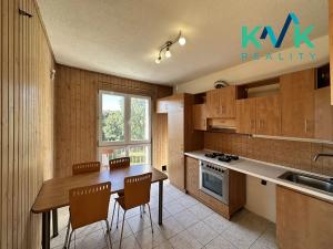 Prodej bytu 3+1, Ostrov, Hlavní třída, 72 m2