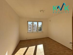 Prodej bytu 3+1, Ostrov, Hlavní třída, 72 m2