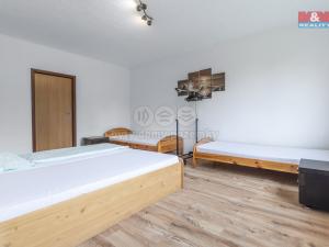 Prodej bytu 4+1, Frýdek-Místek - Frýdek, J. Božana, 82 m2