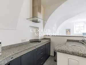 Pronájem bytu 2+1, Praha - Malá Strana, Vlašská, 53 m2